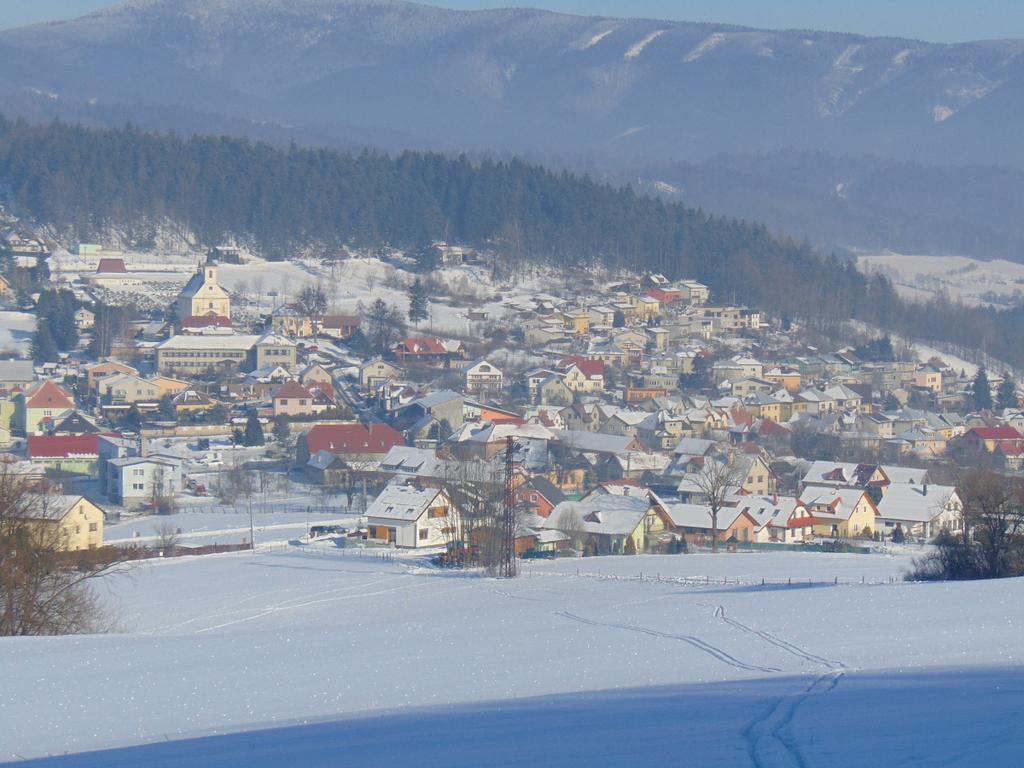Penzion A Restaurace Na Salasi Hutisko エクステリア 写真